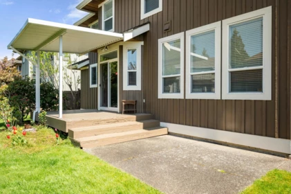 Fitness Center Photo Near 1771 144 Street, Surrey, BC