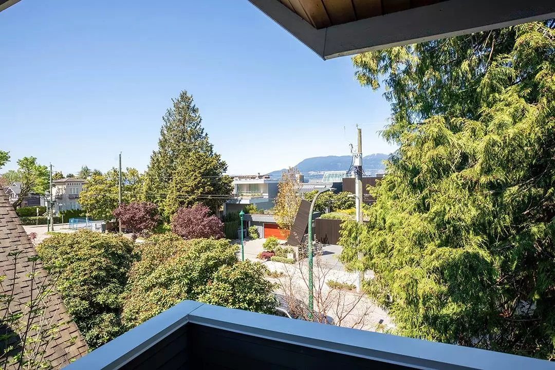 Family Room Photo of B 3546 Point Grey Road, Vancouver, BC