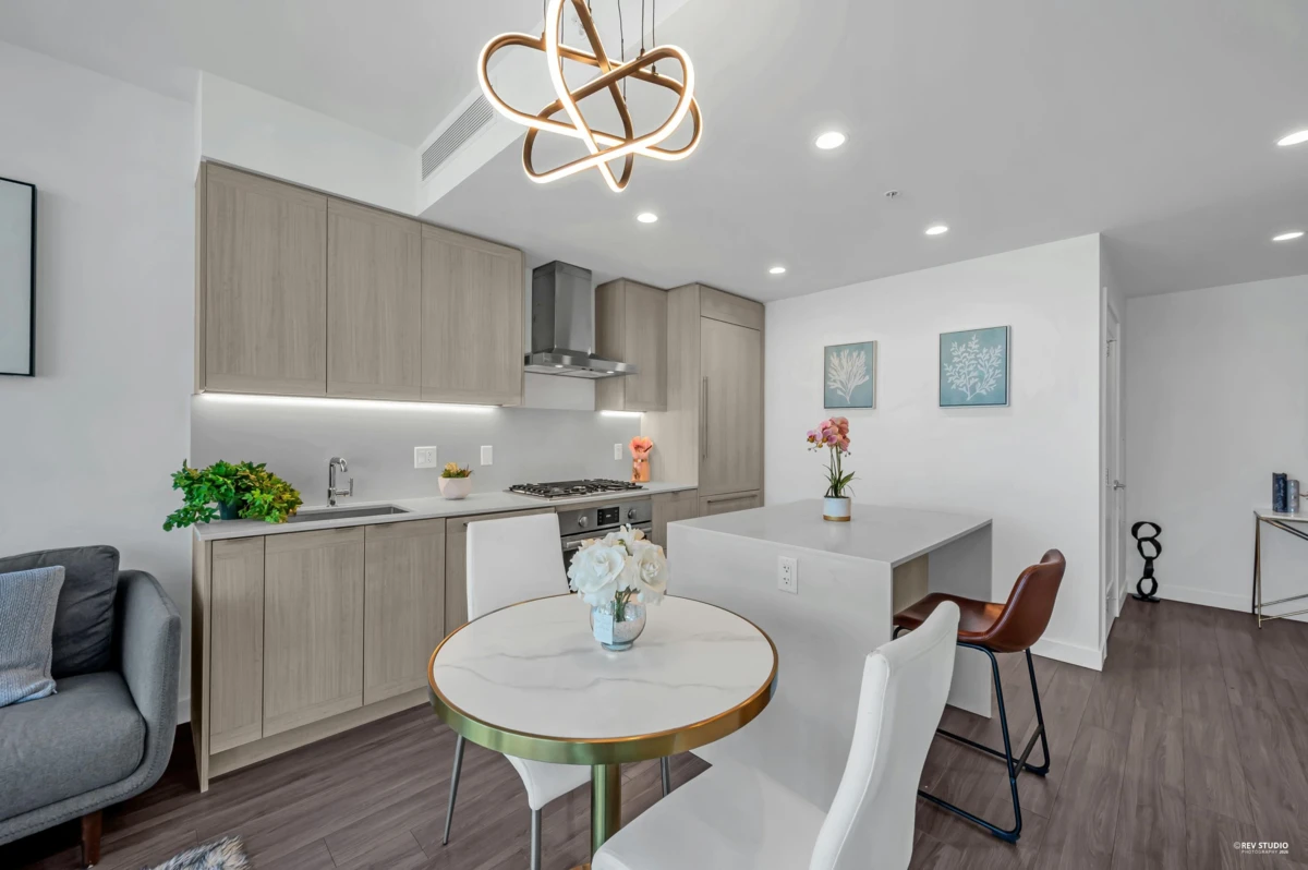 Dining Area Photo of 1007 2311 Beta Avenue, Burnaby, BC