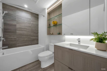 Guest Bathroom Photo of 1007 2311 Beta Avenue, Burnaby, BC