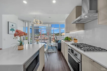 Kitchen Island Photo of 1007 2311 Beta Avenue, Burnaby, BC