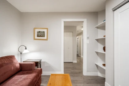 Hallway Photo of 107 1283 Parkgate Avenue, North Vancouver, BC