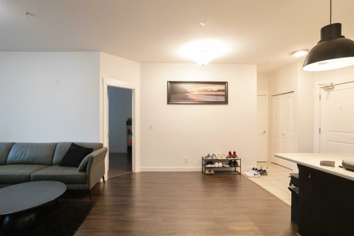 Dining Area Photo of 210 33545 Rainbow Avenue, Abbotsford, BC