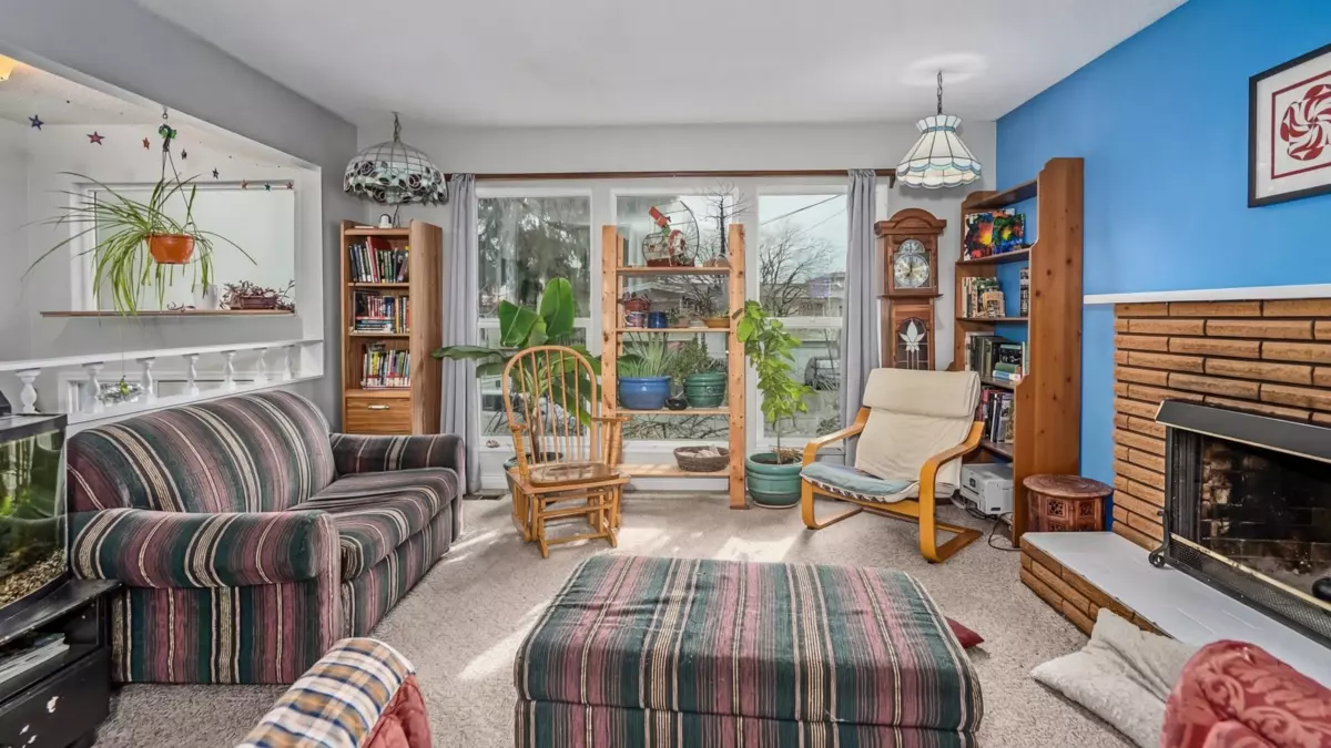 Family Room Photo of 32075 Debreen Crescent, Abbotsford, BC