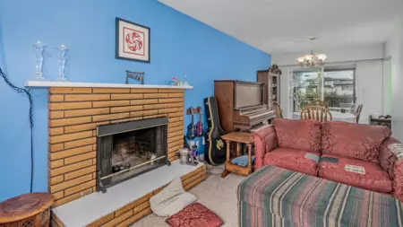 Breakfast Nook Photo of 32075 Debreen Crescent, Abbotsford, BC