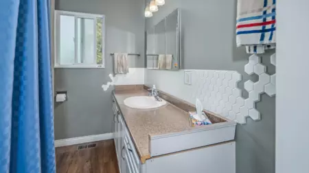 Laundry Room Photo of 32075 Debreen Crescent, Abbotsford, BC