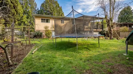 Outdoor Kitchen Photo of 32075 Debreen Crescent, Abbotsford, BC