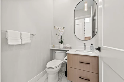 Hallway Photo of 8578 Cartier Street, Vancouver, BC