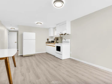 Swimming Pool Photo of 3466 Dieppe Drive, Vancouver, BC