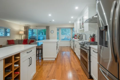 Kitchen Island Photo of 15496 93rd Avenue, Surrey, BC