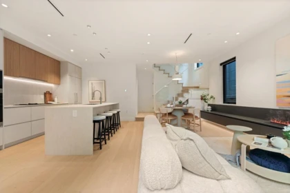 Kitchen Photo of 1 2926 W 12th Avenue, Vancouver, BC