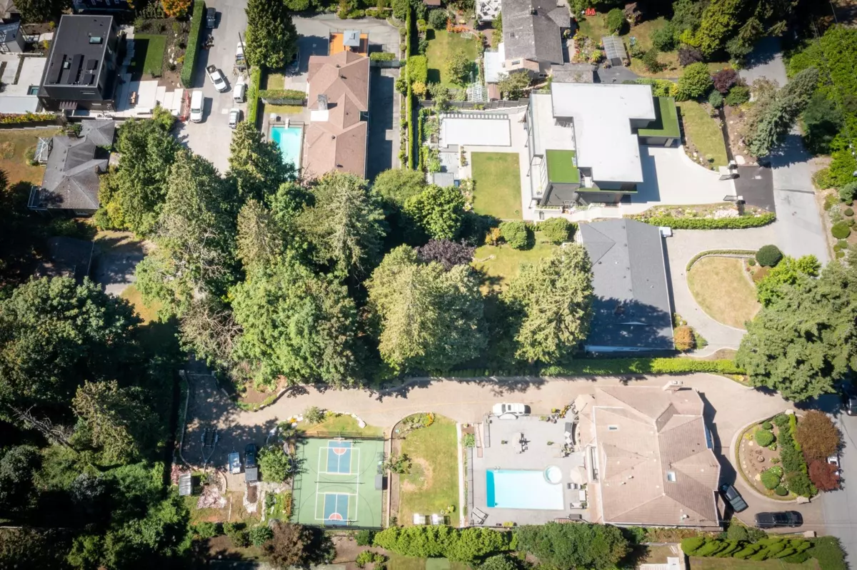 Family Room Photo of 1435 Nelson Avenue, West Vancouver, BC