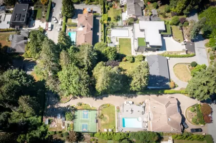 Family Room Photo of 1435 Nelson Avenue, West Vancouver, BC