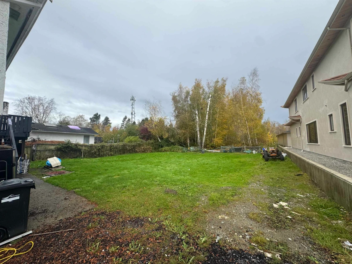 Family Room Photo of 10251 Blundell Road, Richmond, BC