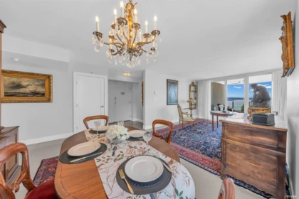 Breakfast Nook Photo of 903 2280 Bellevue Avenue, West Vancouver, BC