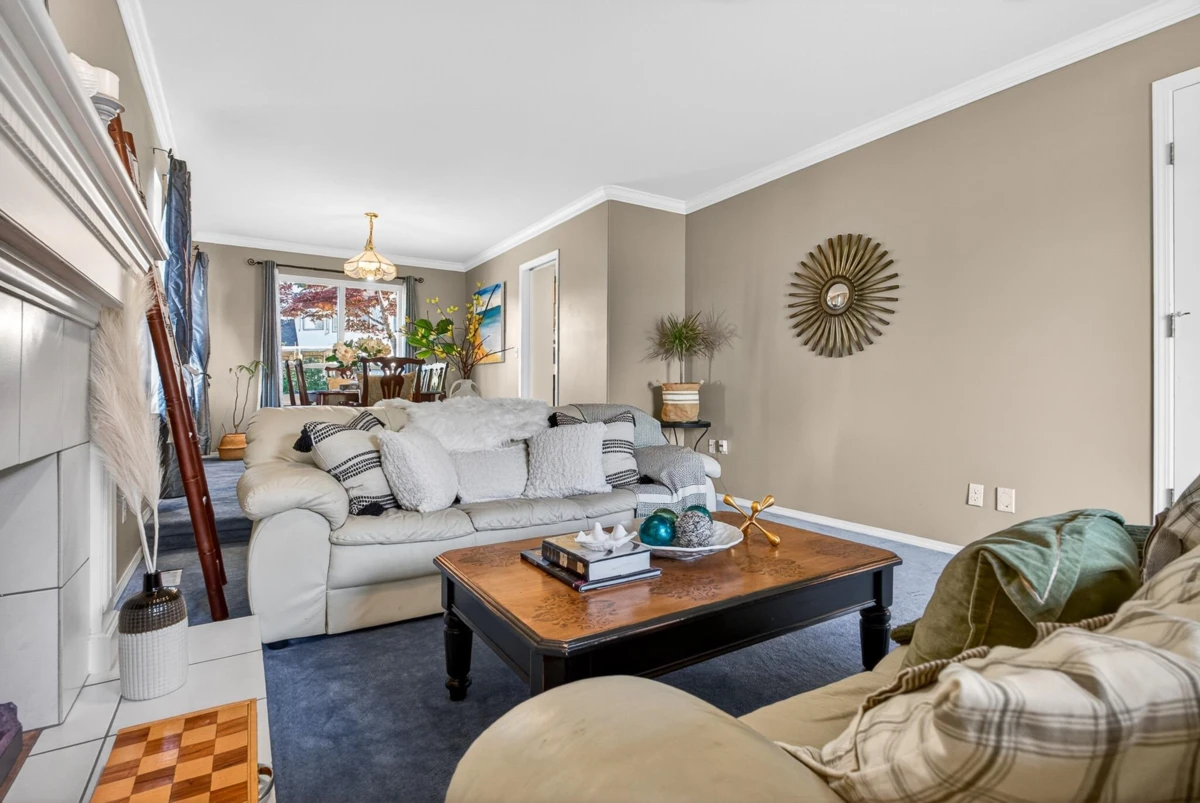Dining Area Photo of 16296 87 Avenue, Surrey, BC
