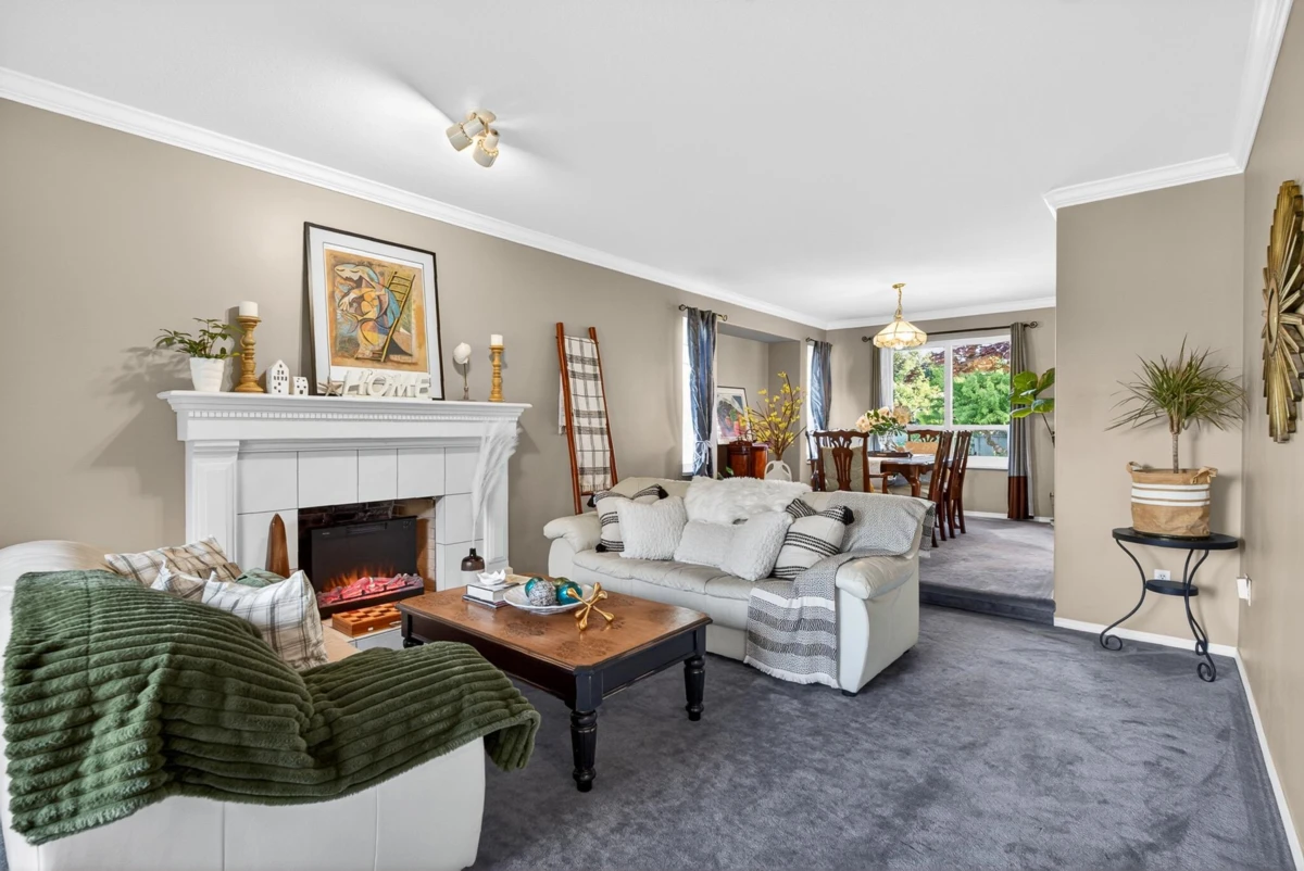 Family Room Photo of 16296 87 Avenue, Surrey, BC