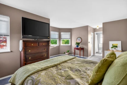 Entry Foyer Photo of 16296 87 Avenue, Surrey, BC