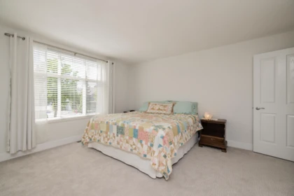 Entry Foyer Photo of 55 14877 33 Avenue, Surrey, BC