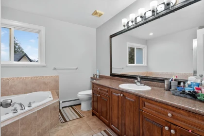Basement Recreation Room Photo of 6418 137a Street, Surrey, BC