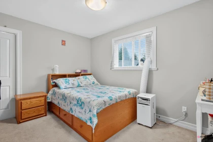 Hallway Photo of 6418 137a Street, Surrey, BC