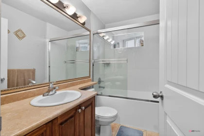 Mudroom Photo of 6418 137a Street, Surrey, BC