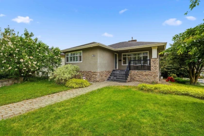Outdoor Patio Photo of 4802 Venables Street, Burnaby, BC