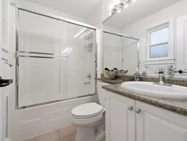 Entry Foyer Photo of 7855 112a Street, Delta, BC