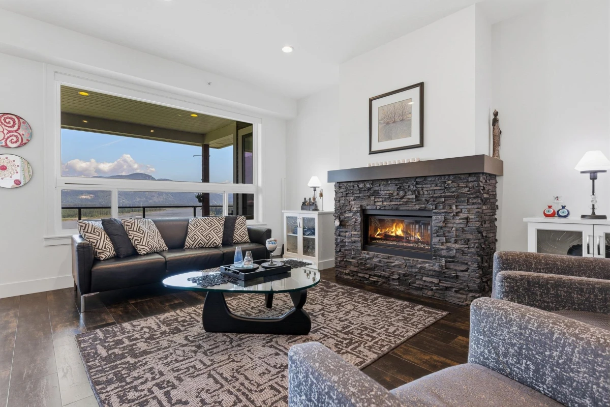 Living Room Photo of 60 43685 Chilliwack Mountain Road, Chilliwack, BC