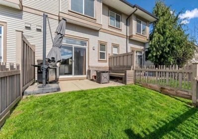 Kitchen Island Photo of 61 14838 61 Avenue, Surrey, BC