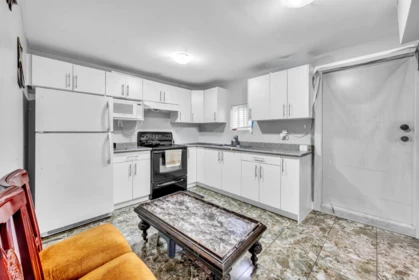 Walk-In Closet Photo of 6268 129 Street, Surrey, BC