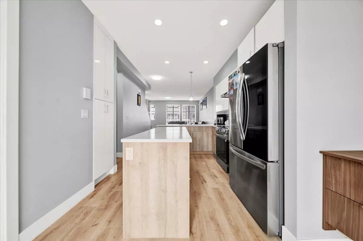 Living Room Photo of 86 14555 68 Avenue, Surrey, BC