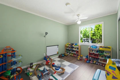 Basement Recreation Room Photo of 18298 63a Avenue, Surrey, BC