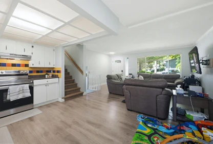 Breakfast Nook Photo of 18298 63a Avenue, Surrey, BC