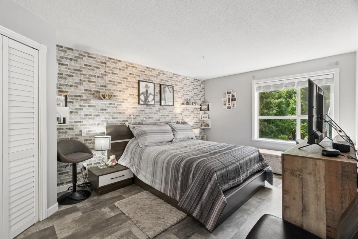Dining Area Photo of 311 2575 Ware Street, Abbotsford, BC