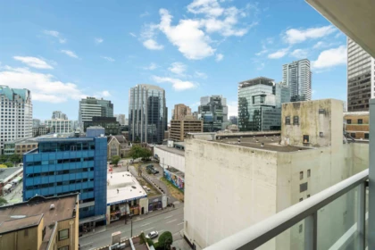 Office / Den Photo of 1311 610 Granville Street, Vancouver, BC