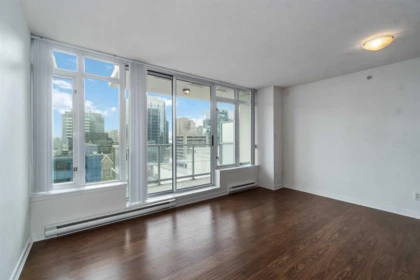 Walk-In Closet Photo of 1311 610 Granville Street, Vancouver, BC