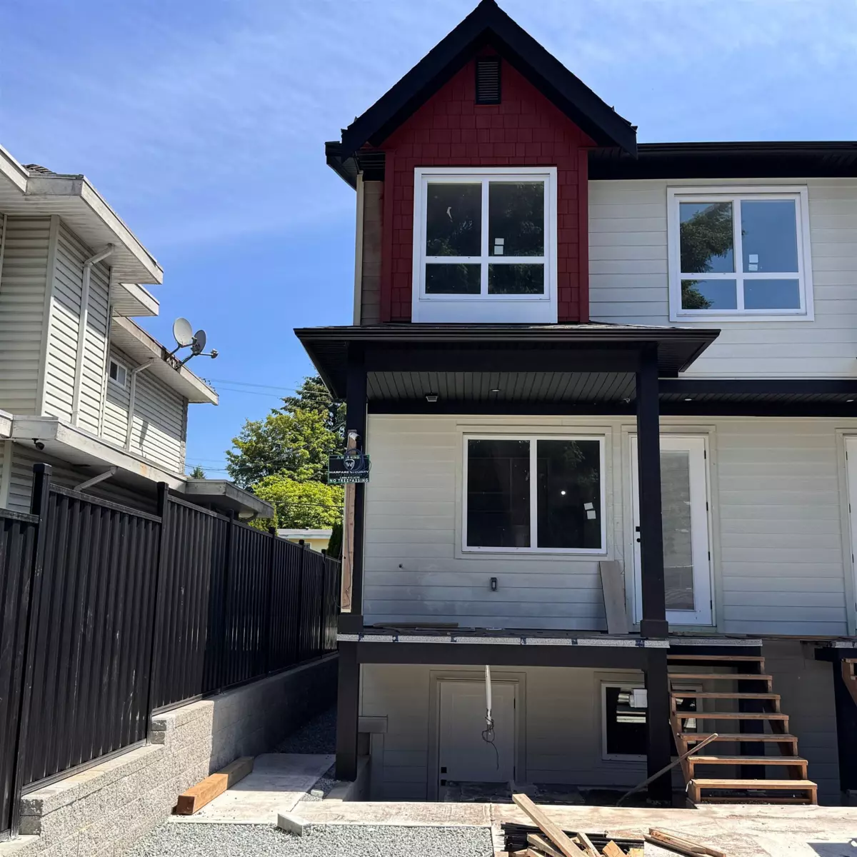 Family Room Photo of 101 10039 128 Street, Surrey, BC