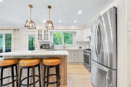 Kitchen Island Photo of 5078 199a Street, Langley, BC