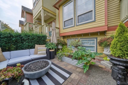 Backyard Photo of 4 15151 Buena Vista Avenue, White Rock, BC