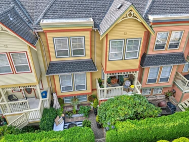 Hot Tub / Spa Photo of 4 15151 Buena Vista Avenue, White Rock, BC