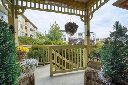 Outdoor Patio Photo of 4 15151 Buena Vista Avenue, White Rock, BC