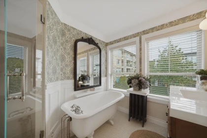 Powder Room Photo of 4 15151 Buena Vista Avenue, White Rock, BC