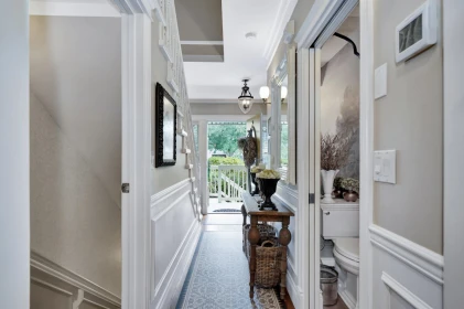 Walk-In Closet Photo of 4 15151 Buena Vista Avenue, White Rock, BC