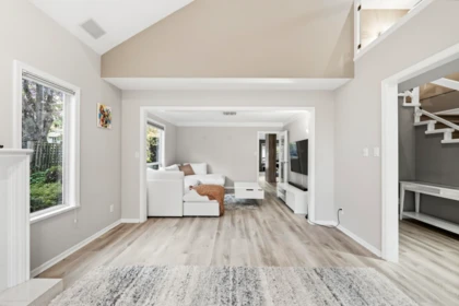 Hallway Photo of 3011 Broadway Street, Richmond, BC