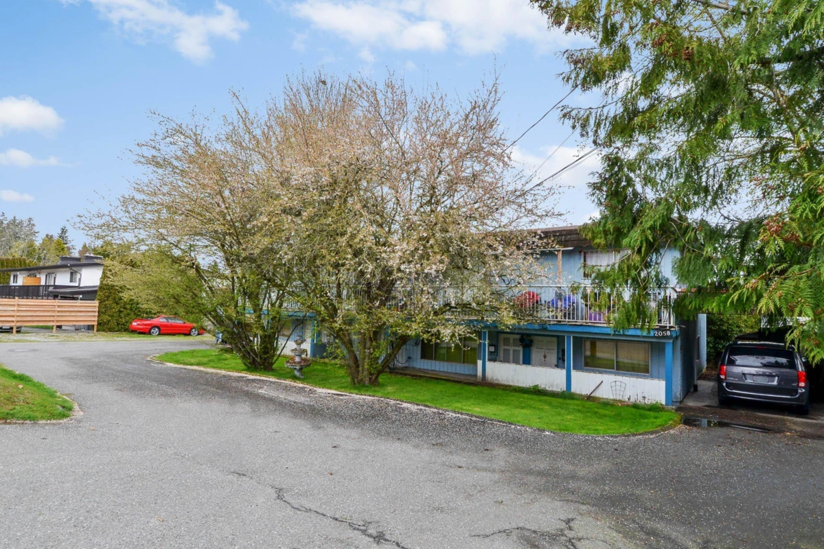 Family Room Photo of 2060 156 Street, Surrey, BC