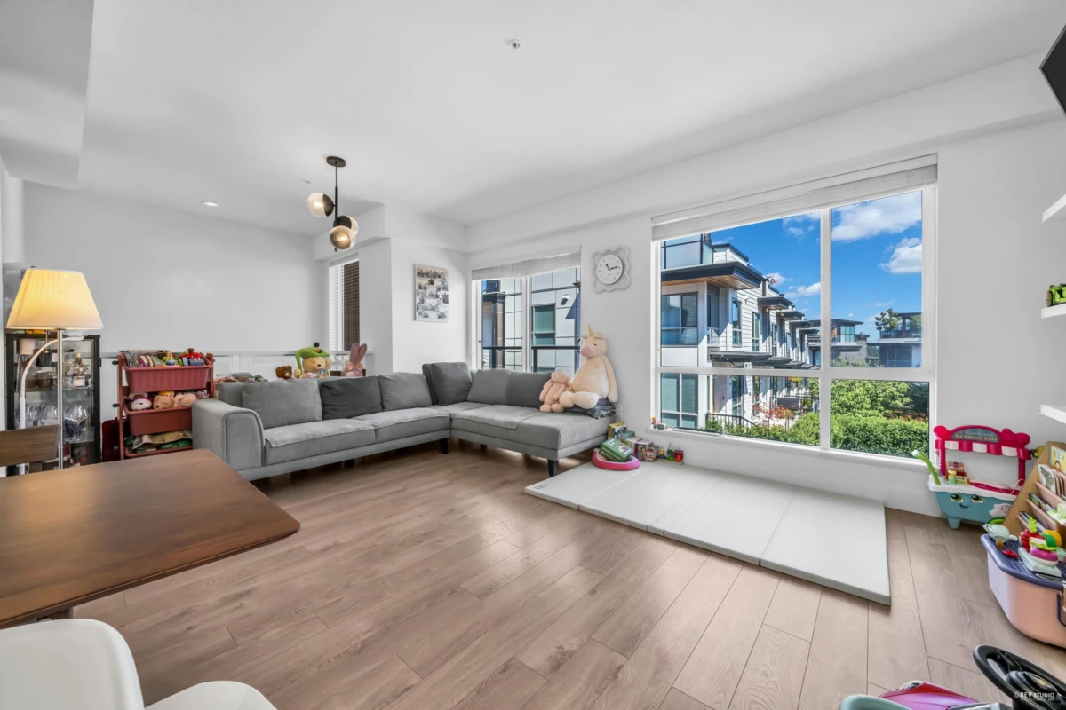 Dining Area Photo of 14 2825 159 Street, Surrey, BC