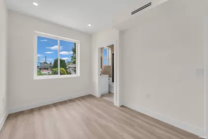 Powder Room Photo of 1 5779 Clarendon Street, Vancouver, BC