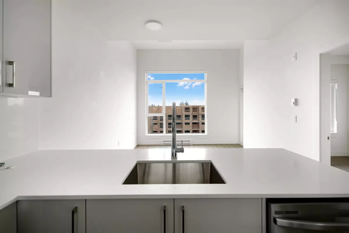 Dining Area Photo of 609 15739 Fraser Highway, Surrey, BC