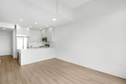 609 15739 Fraser Highway, Surrey, BC, Surrey — Apartment/Condo for sale